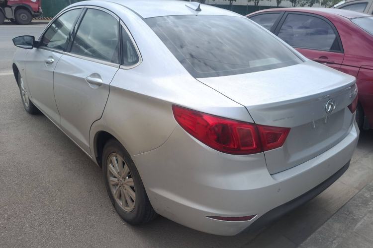 Used BAIC Senova D50 2014 1.5L manual standard version Exterior 5