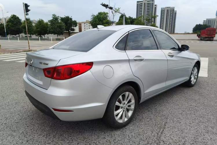 Used BAIC Senova D50 2014 1.5L manual comfort version Exterior 5