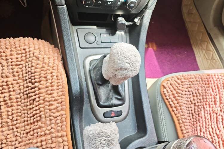 Used BAIC Senova D50 2014 1.5L manual comfort version Gear Lever