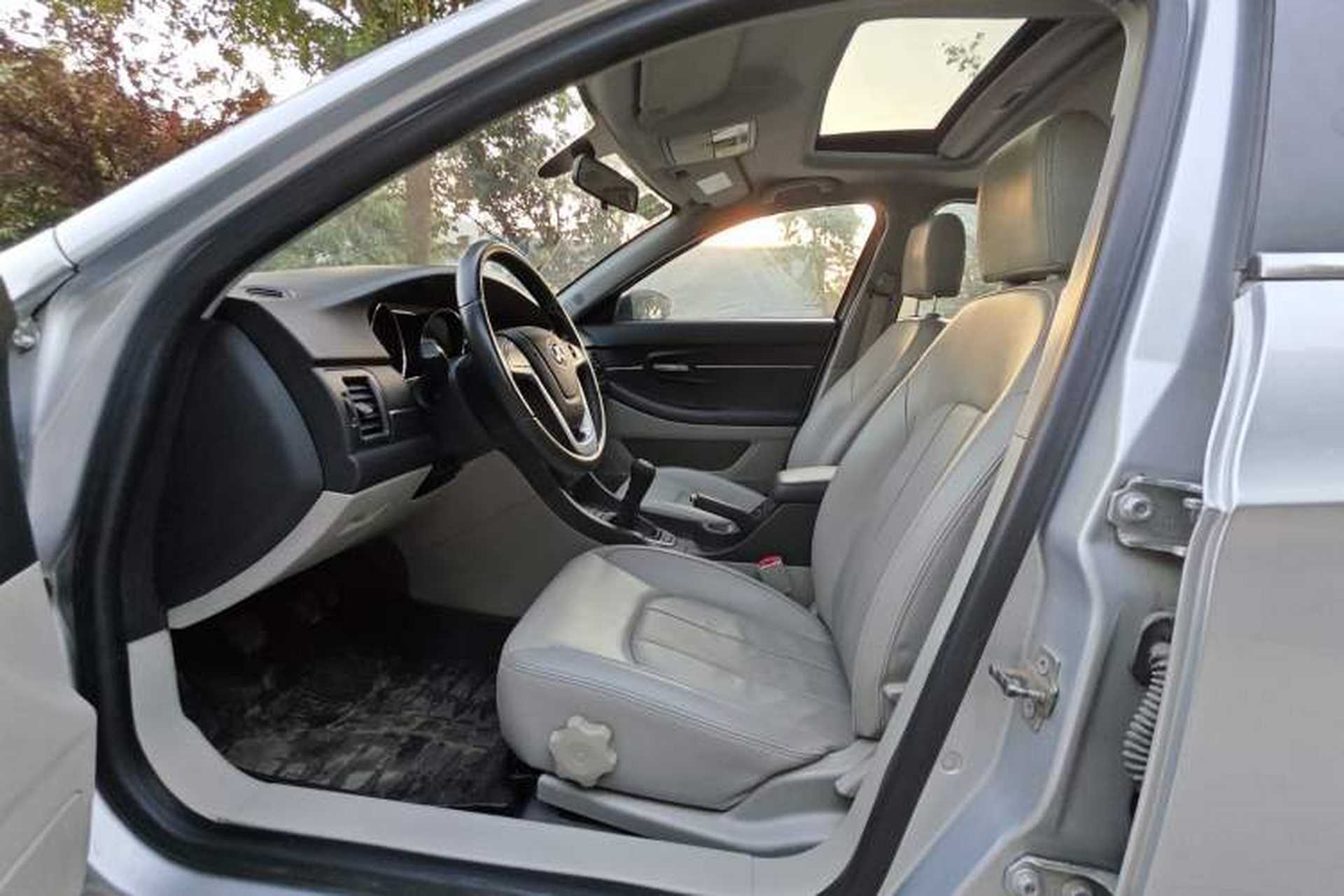 Used BAIC Senova D50 2014 1.5L manual comfort version Interior 1
