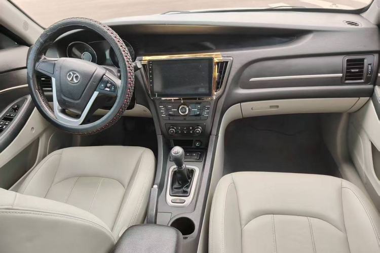 Used BAIC Senova D50 2014 1.5L manual comfort version Interior 1