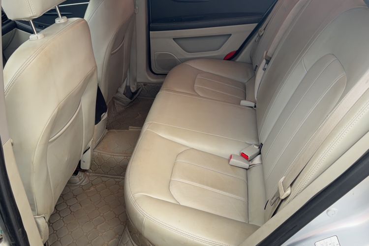 Used BAIC Senova D50 2014 1.5L manual comfort version Interior 2