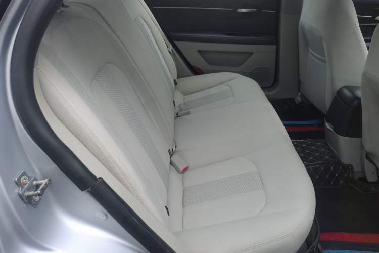 Used BAIC Senova D50 2014 1.5L manual standard version Interior 2