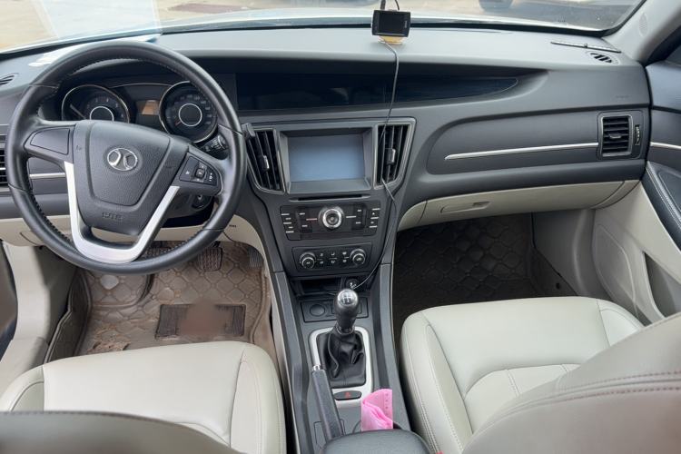 Used BAIC Senova D50 2014 1.5L manual comfort version Interior 3