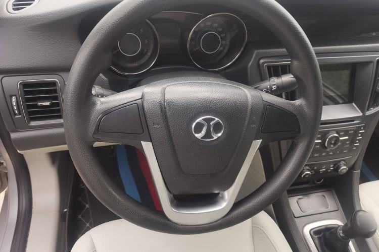 Used BAIC Senova D50 2014 1.5L manual standard version Interior 4