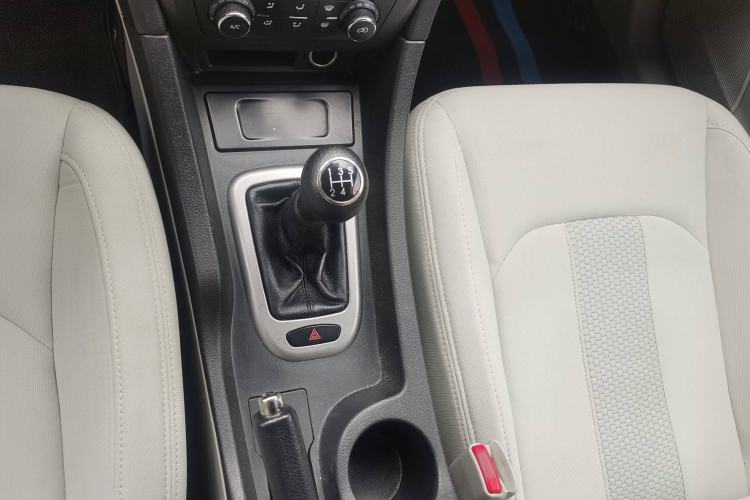 Used BAIC Senova D50 2014 1.5L manual standard version Interior 6