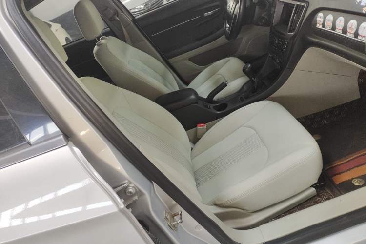 Used BAIC Senova D50 2014 1.5L manual standard version Right Front Seat