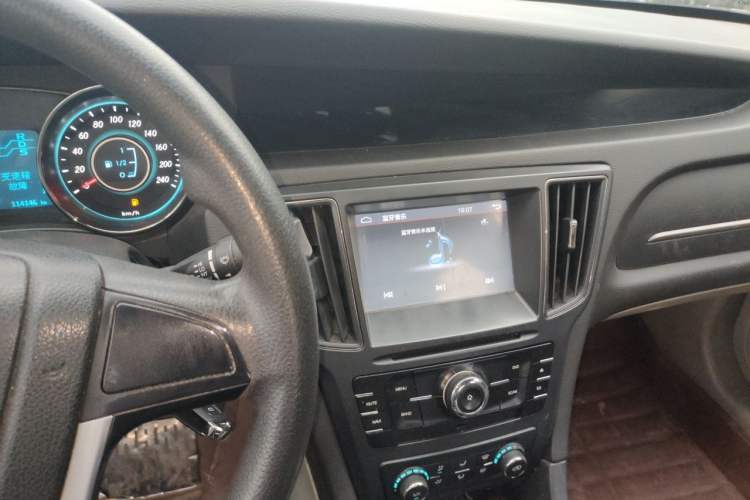 Used BAIC Senova D50 2014 1.5L CVT Standard Edition Audio And AC Panel