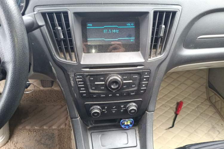 Used BAIC Senova D50 2014 1.5L manual standard version Audio And AC Panel