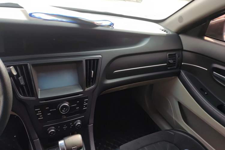 Used BAIC Senova D50 2014 1.5L CVT Standard Edition Audio And AC Panel