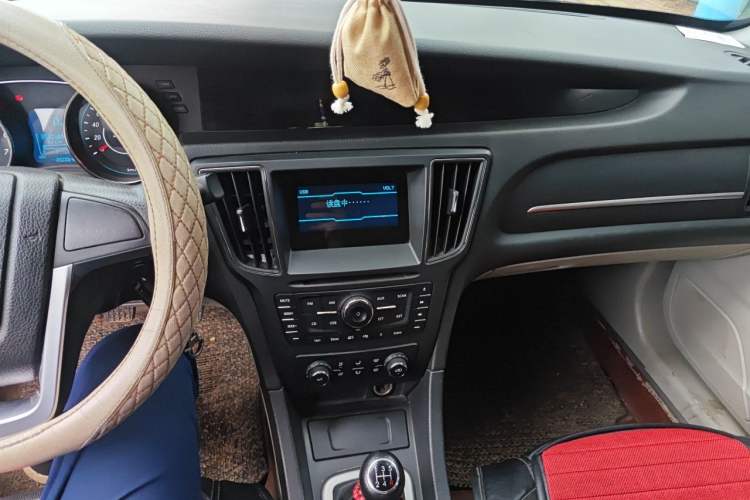Used BAIC Senova D50 2014 1.5L manual standard version Audio And AC Panel