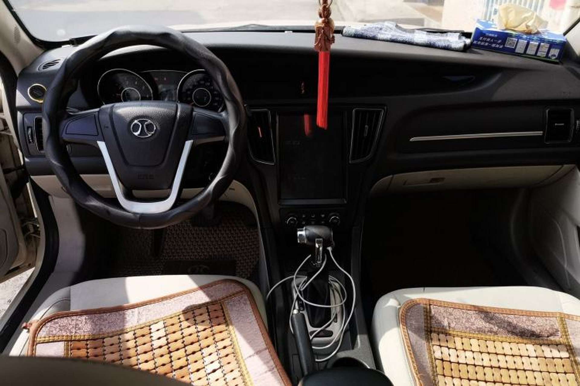 Used BAIC Senova D50 2014 1.5L CVT Standard Edition Center Console