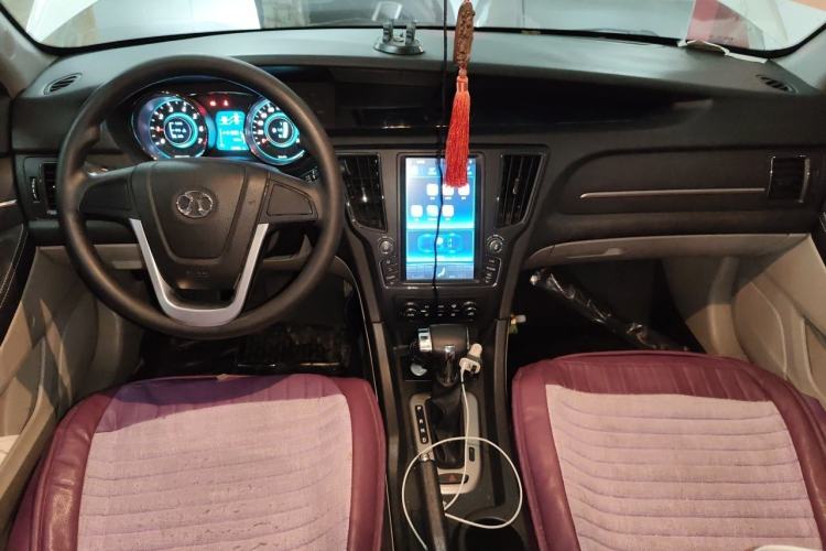 Used BAIC Senova D50 2014 1.5L CVT Standard Edition Center Console