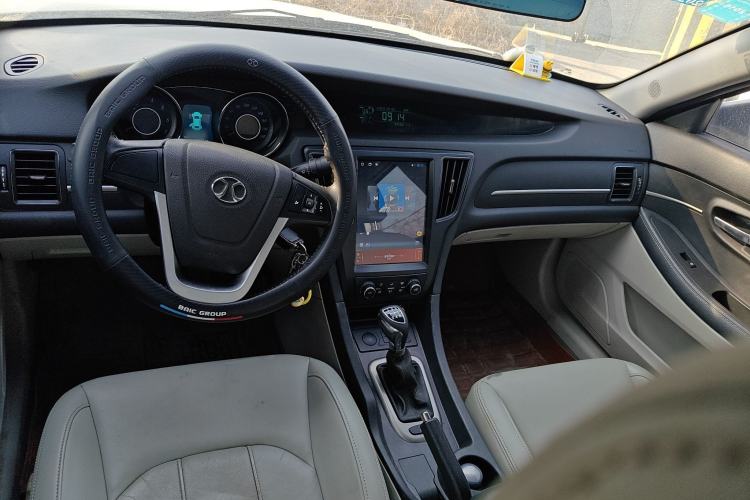 Used BAIC Senova D50 2014 1.5L manual comfort version Center Console