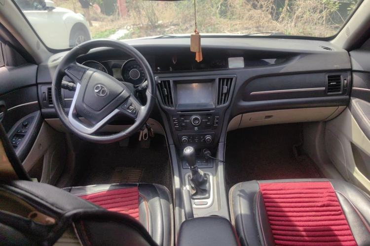 Used BAIC Senova D50 2014 1.5L manual comfort version Center Console