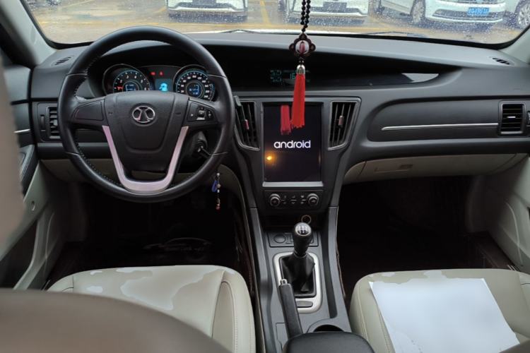 Used BAIC Senova D50 2014 1.5L manual comfort version Center Console