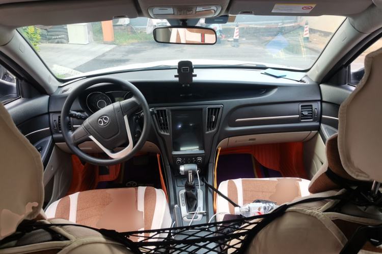 Used BAIC Senova D50 2014 1.5L CVT Standard Edition Center Console