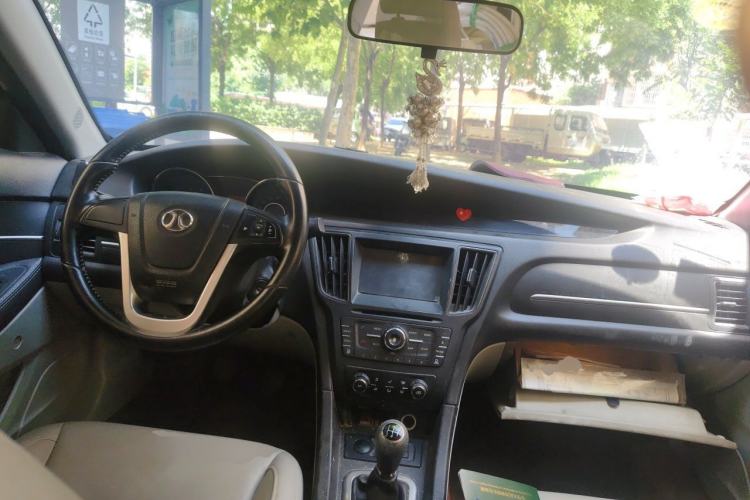Used BAIC Senova D50 2014 1.5L manual comfort version Center Console
