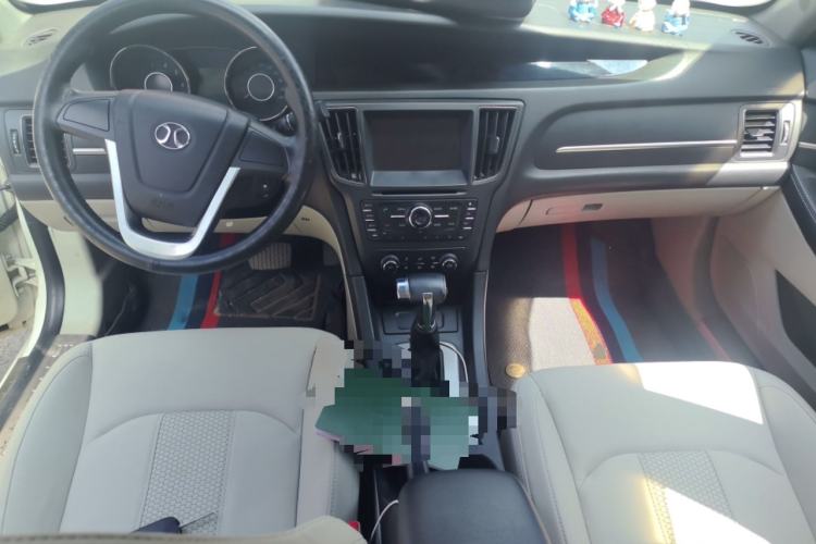 Used BAIC Senova D50 2014 1.5L CVT Standard Edition Center Console