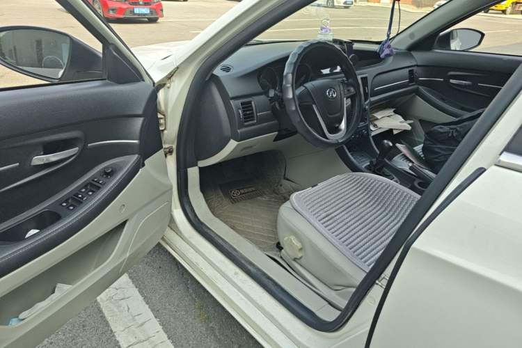 Used BAIC Senova D50 2014 1.5L manual comfort version Driver Seat