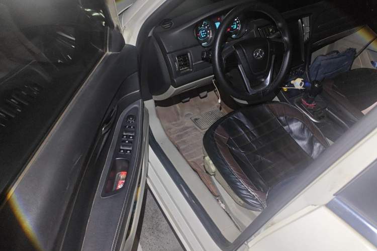 Used BAIC Senova D50 2014 1.5L manual standard version Driver Seat
