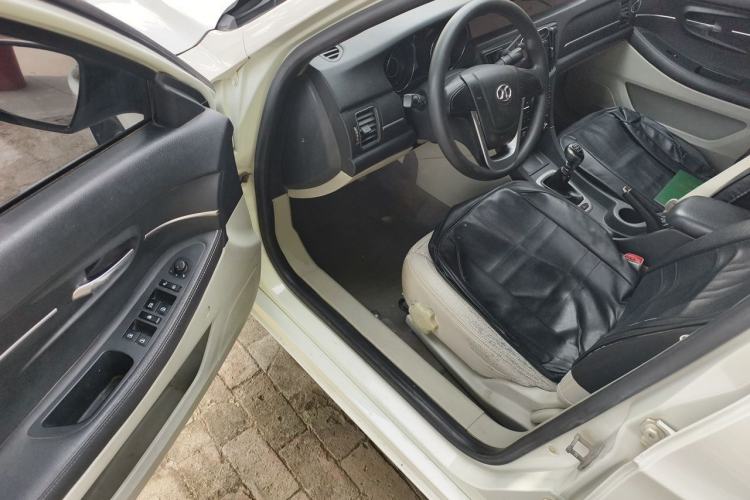Used BAIC Senova D50 2014 1.5L manual standard version Driver Seat