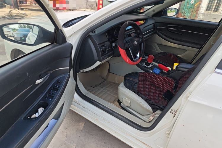 Used BAIC Senova D50 2014 1.5L manual comfort version Driver Seat