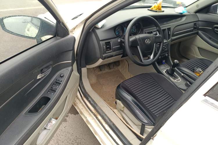 Used BAIC Senova D50 2014 1.5L manual standard version Driver Seat