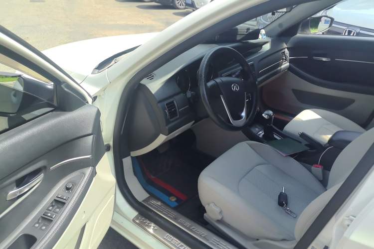 Used BAIC Senova D50 2014 1.5L CVT Standard Edition Driver Seat