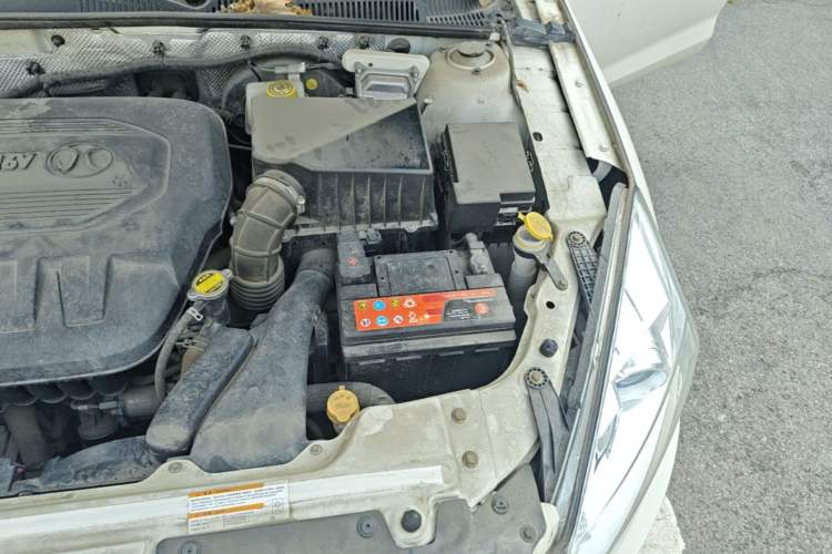 Used BAIC Senova D50 2014 1.5L manual comfort version Engine Bay Left