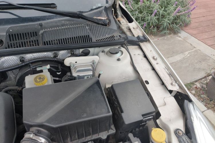 Used BAIC Senova D50 2014 1.5L CVT Standard Edition Engine Bay Left