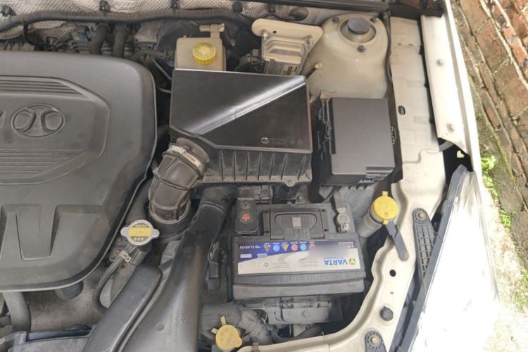 Used BAIC Senova D50 2014 1.5L manual comfort version Engine Bay Left