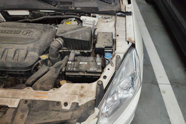 Used BAIC Senova D50 2014 1.5L CVT Standard Edition Engine Bay Left