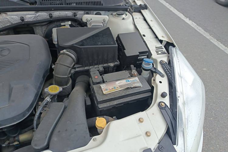 Used BAIC Senova D50 2014 1.5L manual standard version Engine Bay Left