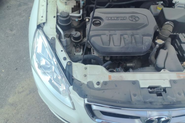 Used BAIC Senova D50 2014 1.5L CVT Standard Edition Engine Bay Right