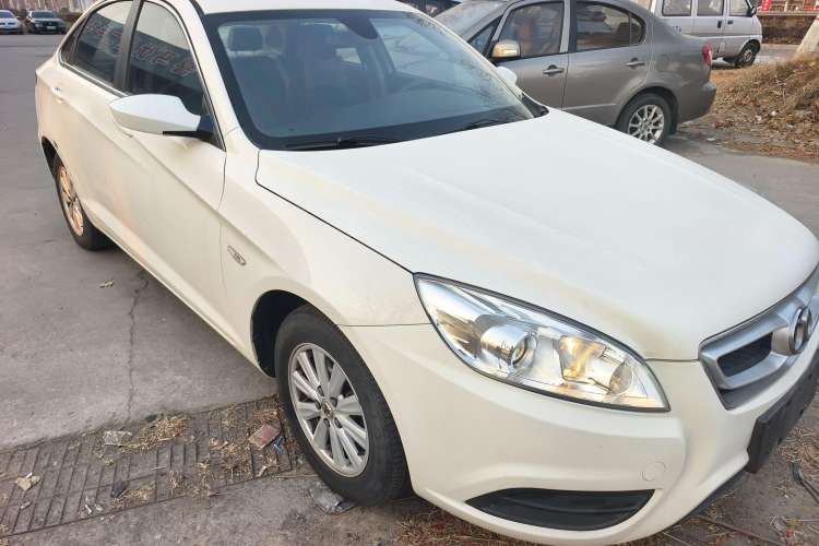 Used BAIC Senova D50 2014 1.5L manual standard version Exterior 2