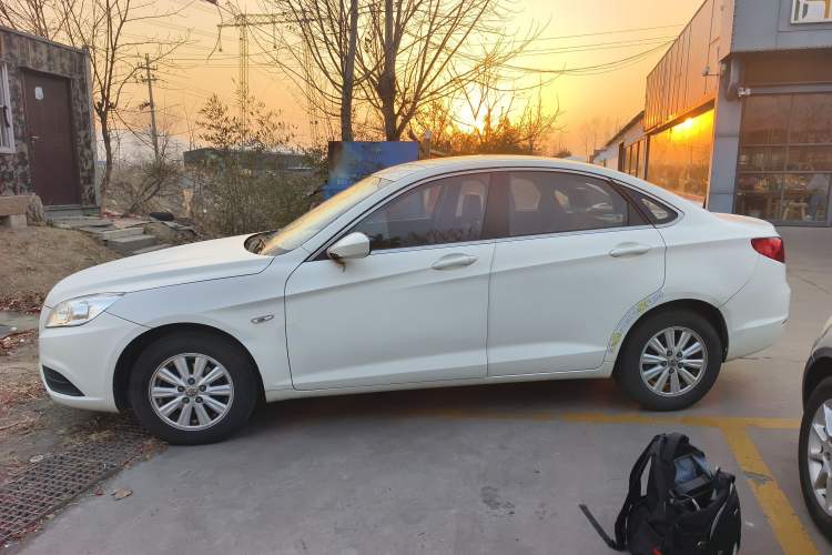 Used BAIC Senova D50 2014 1.5L manual standard version Exterior 3