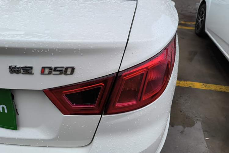 Used BAIC Senova D50 2014 1.5L manual comfort version Exterior 3