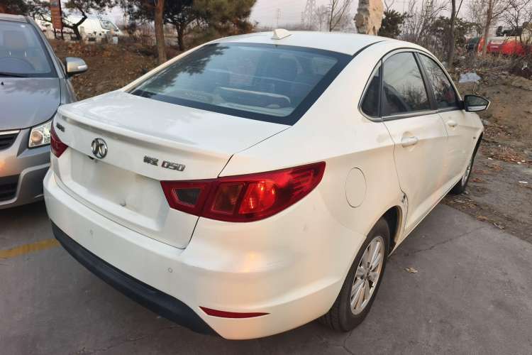 Used BAIC Senova D50 2014 1.5L manual standard version Exterior 5