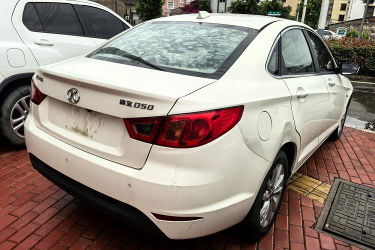 Used BAIC Senova D50 2014 1.5L manual comfort version Exterior 5