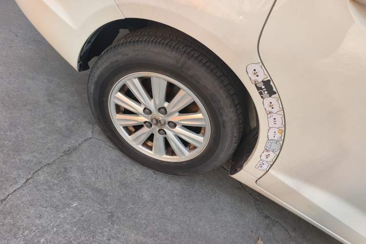Used BAIC Senova D50 2014 1.5L manual standard version Exterior 8