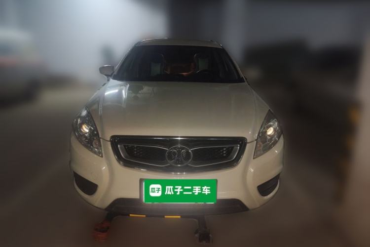 Used BAIC Senova D50 2014 1.5L manual standard version Front