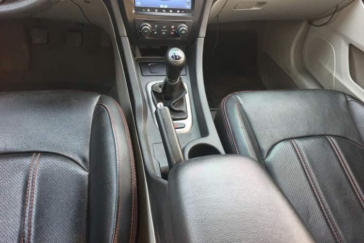 Used BAIC Senova D50 2014 1.5L manual standard version Gear Lever