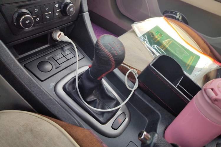 Used BAIC Senova D50 2014 1.5L manual comfort version Gear Lever