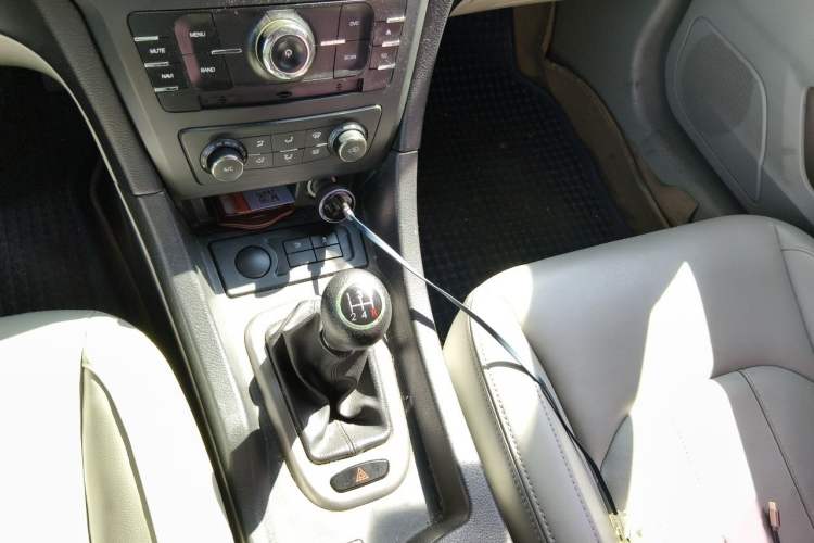 Used BAIC Senova D50 2014 1.5L manual comfort version Gear Lever