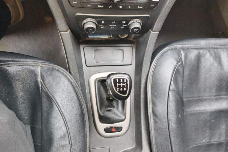 Used BAIC Senova D50 2014 1.5L manual standard version Gear Lever