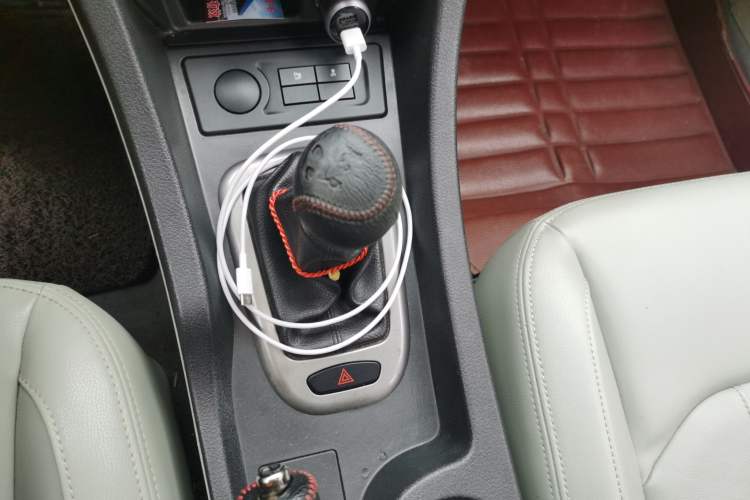 Used BAIC Senova D50 2014 1.5L manual comfort version Gear Lever