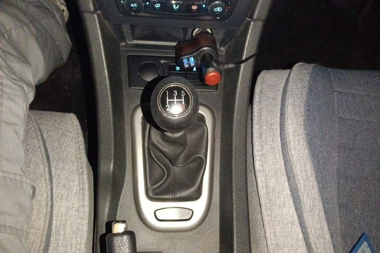 Used BAIC Senova D50 2014 1.5L manual comfort version Gear Lever