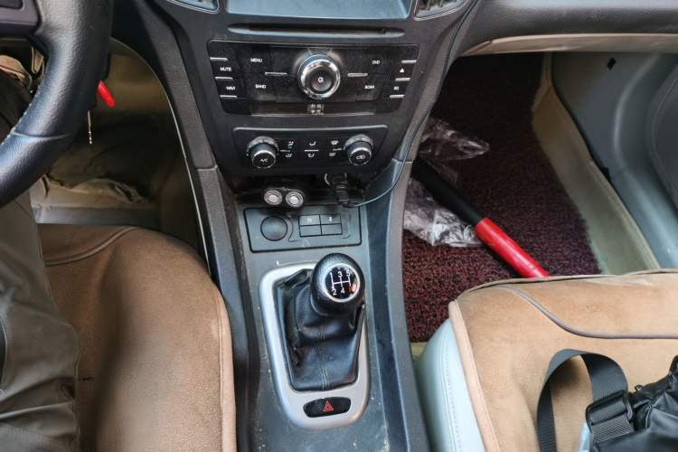 Used BAIC Senova D50 2014 1.5L manual comfort version Gear Lever