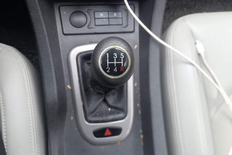 Used BAIC Senova D50 2014 1.5L manual comfort version Gear Lever